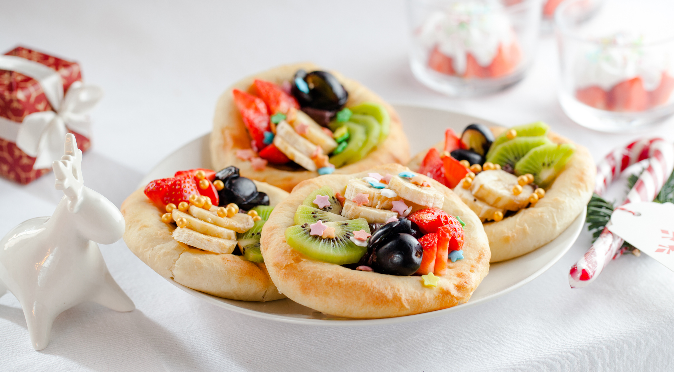 Фото рецепта мини-пиццочки с фруктами