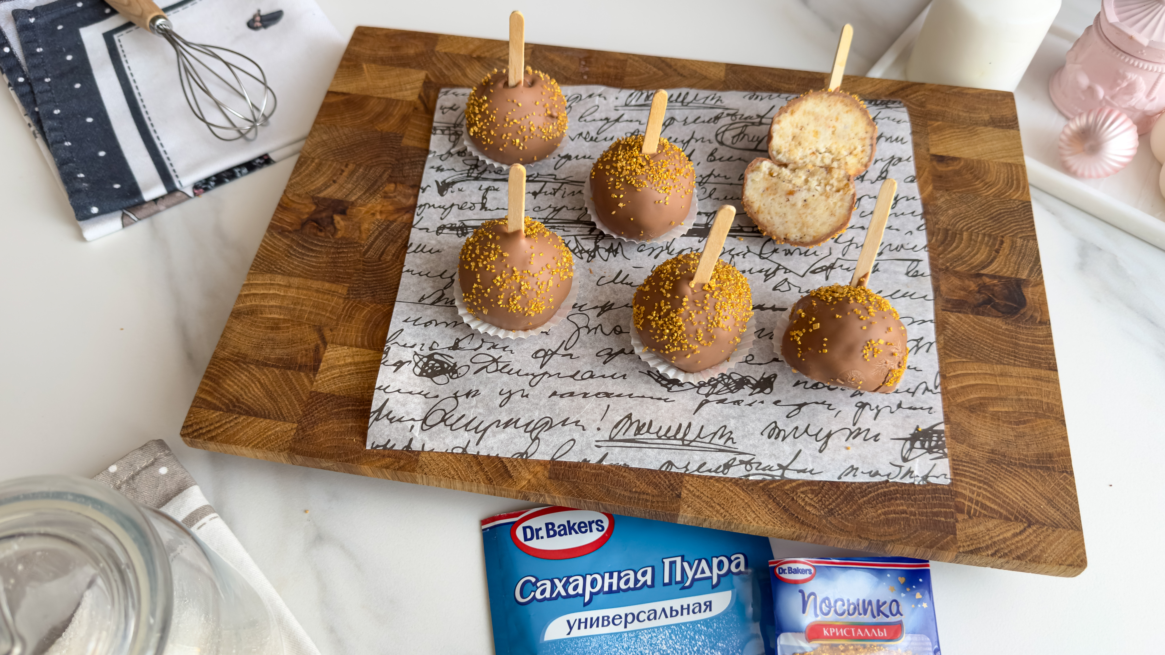 Фото рецепта кейк попсы в шоколадной глазури