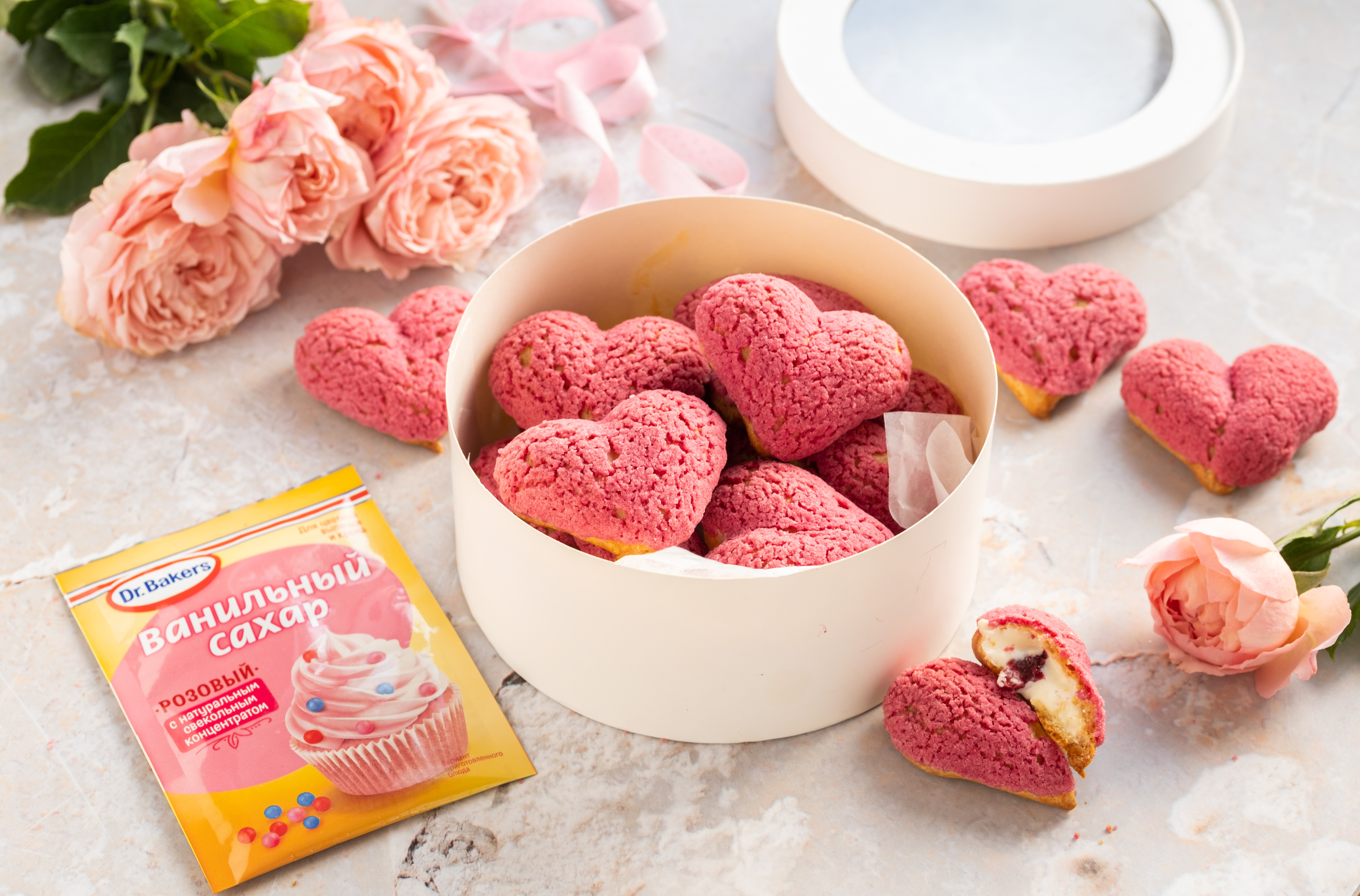 Фото рецепта пирожные шу «сердечки» с кремом дипломат и вишнёвой начинкой