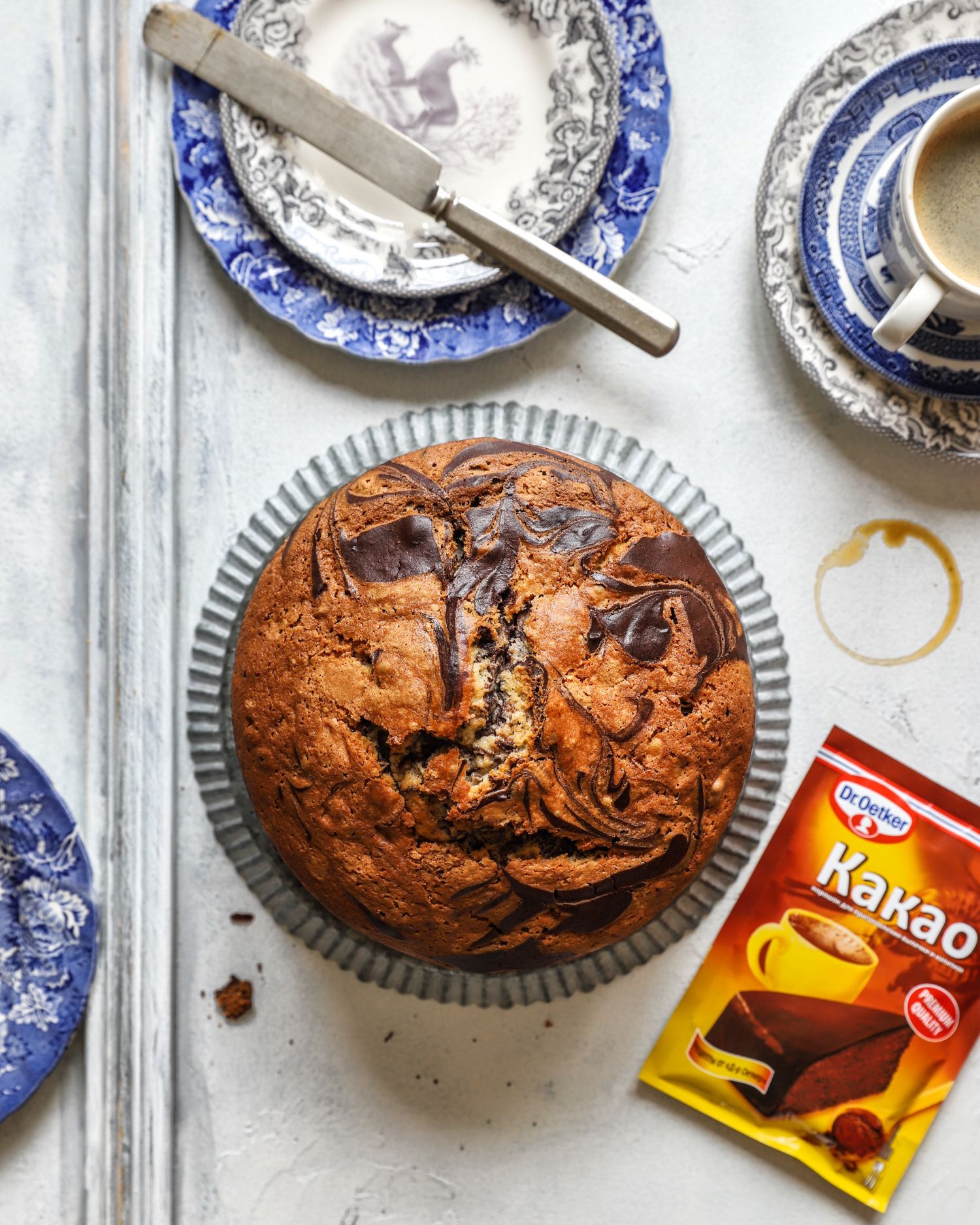 Фото рецепта пирог "зебра" с грецким орехом