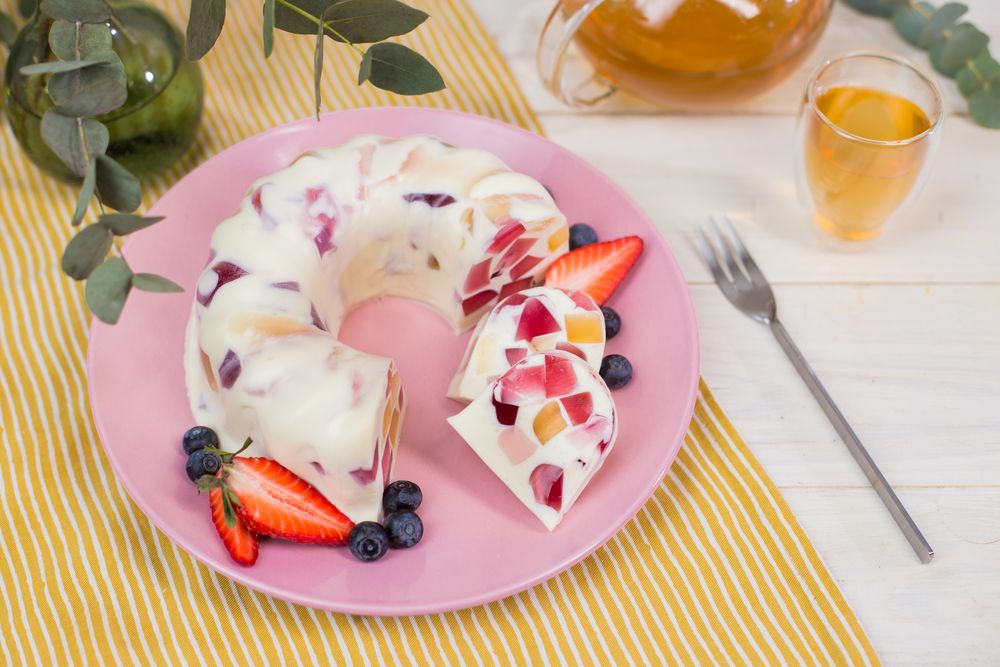 Фото рецепта сметанный торт «битое стекло»