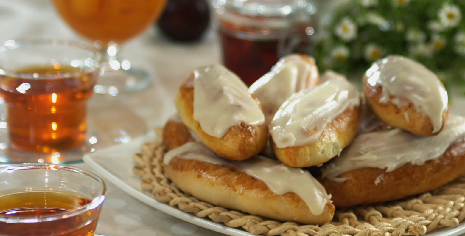 Фото рецепта пирожки со сливами