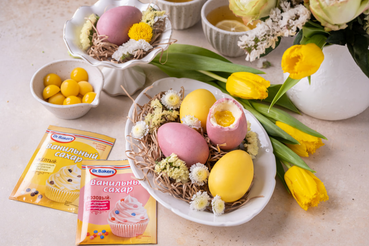 Фото рецепта шоколадные яйца с начинкой из ванильного ганаша и манго