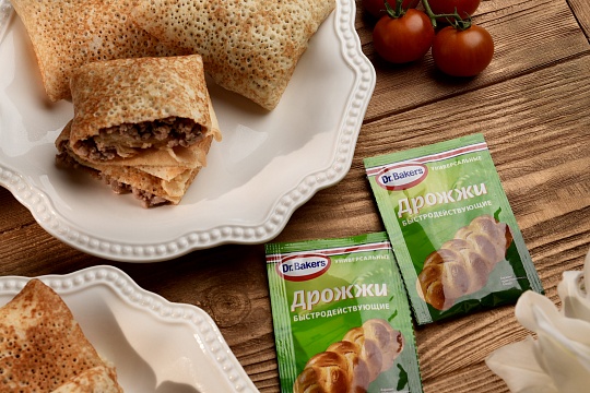 Блины на дрожжах с мясом