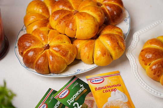 Тыквенные булочки с яблочной начинкой 